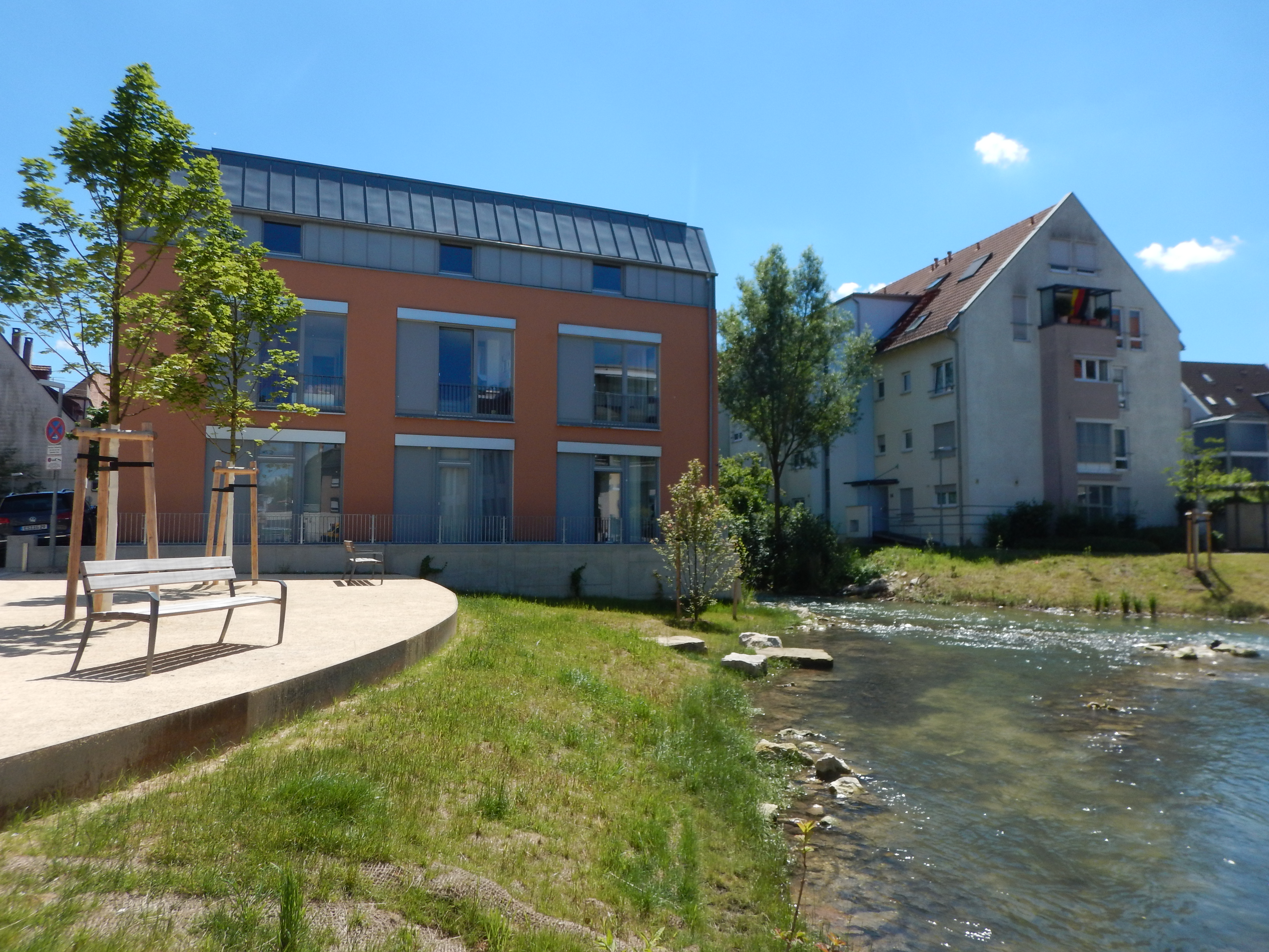 aquaburg-aquawand-ufer-wasserfläche-lauter-bach-kirchheim-unter-teck