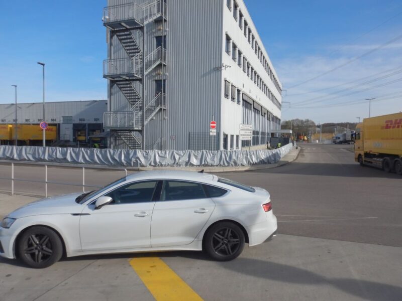 143 Meter Hochwasserschutz am Logistikstandort Günzburg fertiggestellt